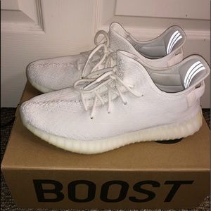 Yeezy Boost 350v2 triple white
